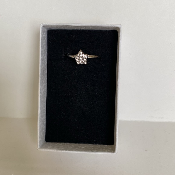 Chamilia Brilliant Star ring size 8 - Picture 3 of 5